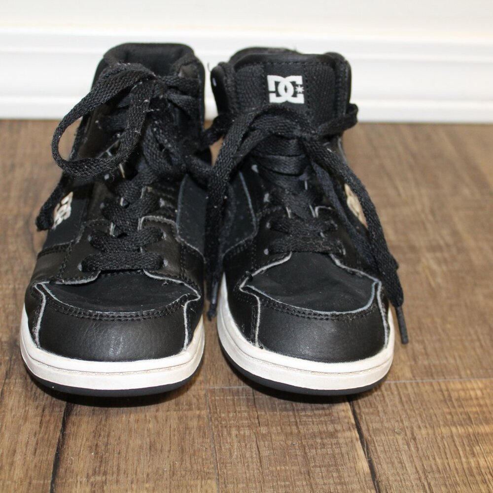Black & White Hightop DC Toddler shoes size 10 - Picture 3 of 5